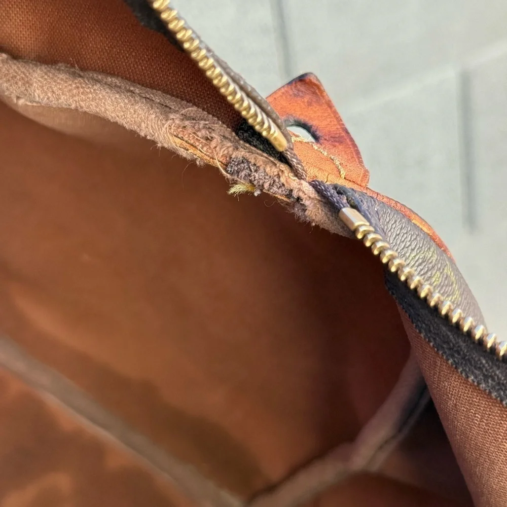 Authentic Vintage Speedy 40